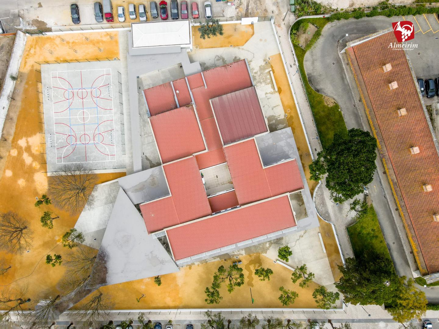 Requalificação da Escola Básica de Almeirim - Canto do Jardim